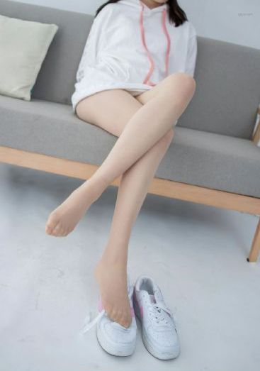 免费观看年轻的母亲